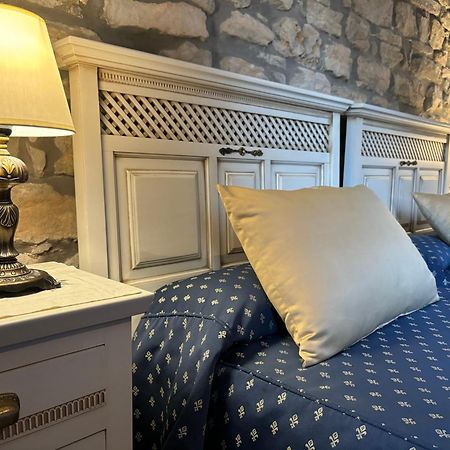 Hotel Casona Los Caballeros Santillana del Mar Kültér fotó