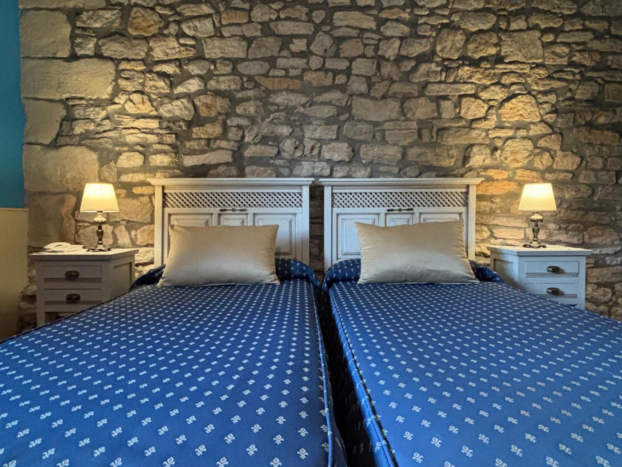 Hotel Casona Los Caballeros Santillana del Mar Kültér fotó