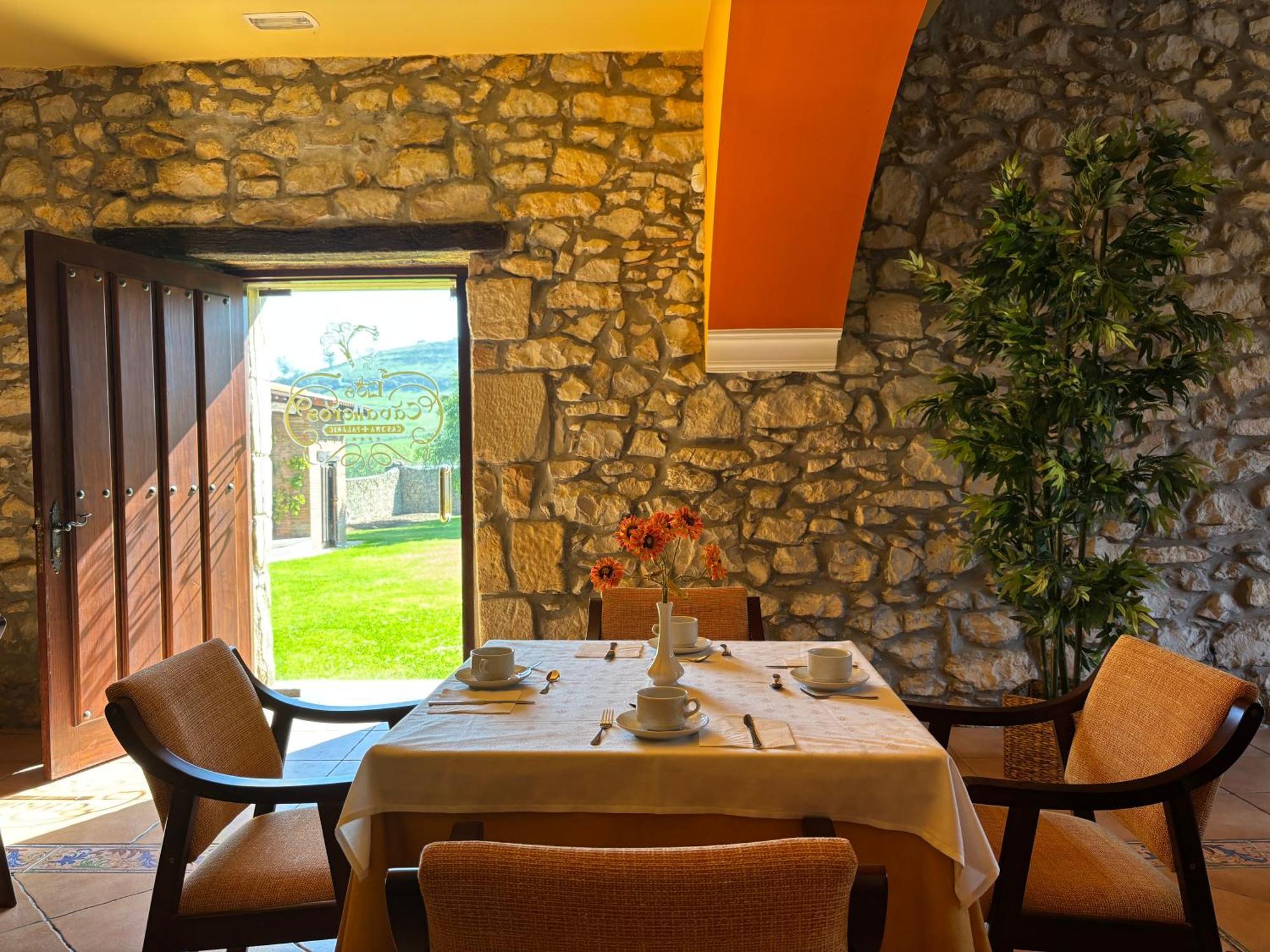 Hotel Casona Los Caballeros Santillana del Mar Kültér fotó